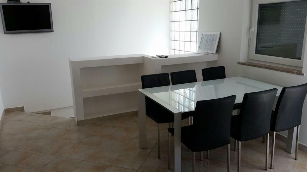 Apartments Nogic Peroj Extérieur photo