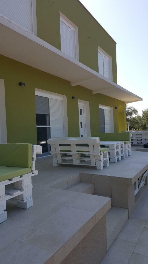 Apartments Nogic Peroj Extérieur photo