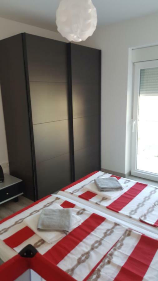 Apartments Nogic Peroj Extérieur photo