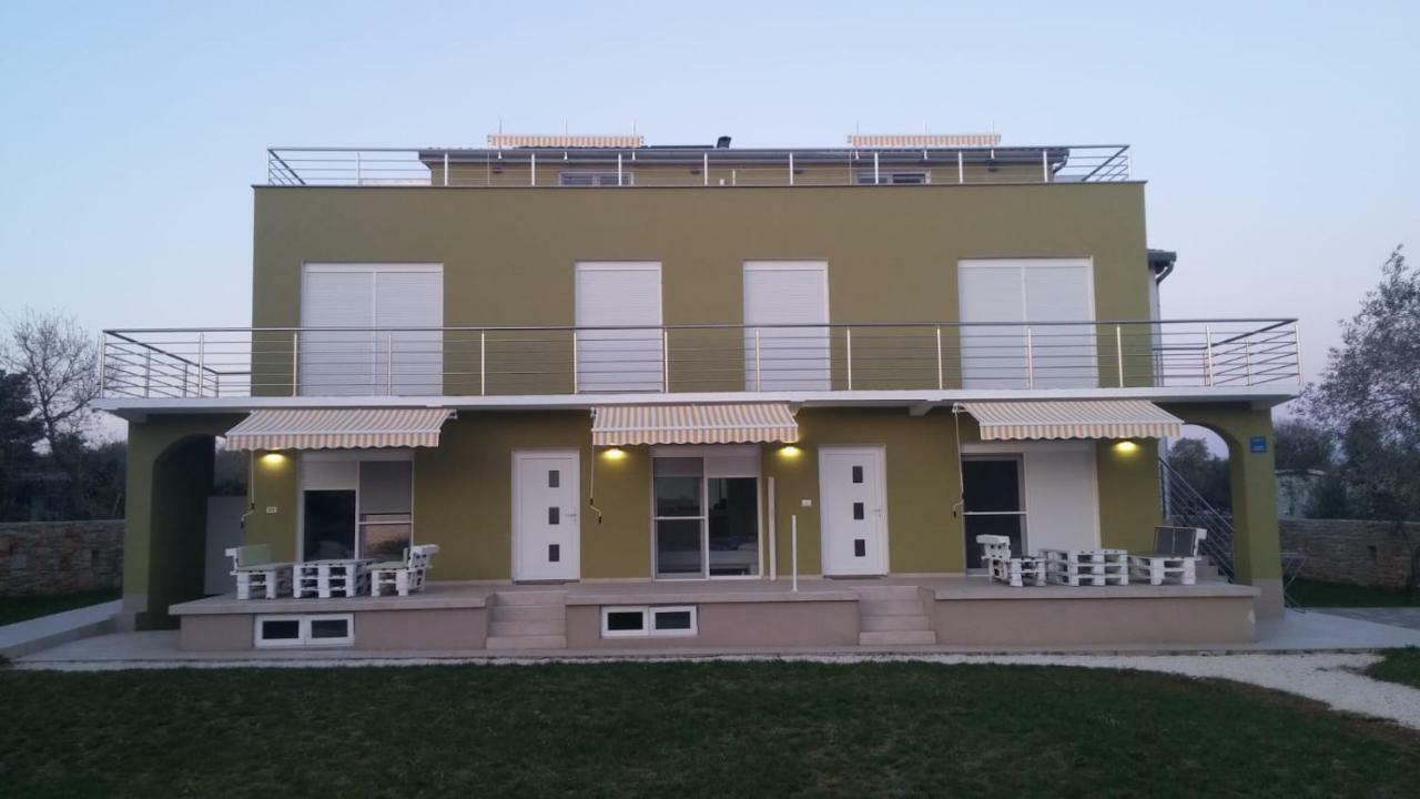 Apartments Nogic Peroj Extérieur photo